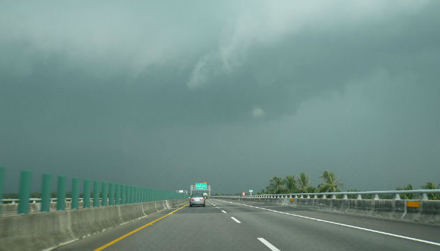 豪雨又來襲　行至高速公路要注意