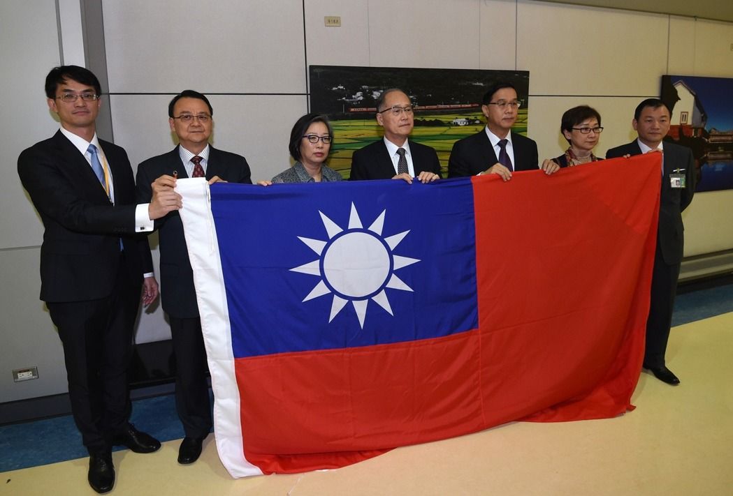 巴拿马降台湾国旗 外交大使哽咽返国 | 文章内置图片