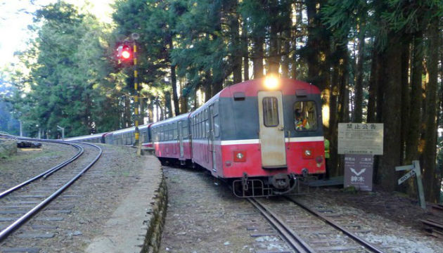 阿里山森鐵增加停靠２站　奮起湖站延長至十字路站