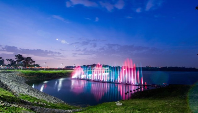 音樂噴泉恢復演出 精彩水舞揭夏季帷幕