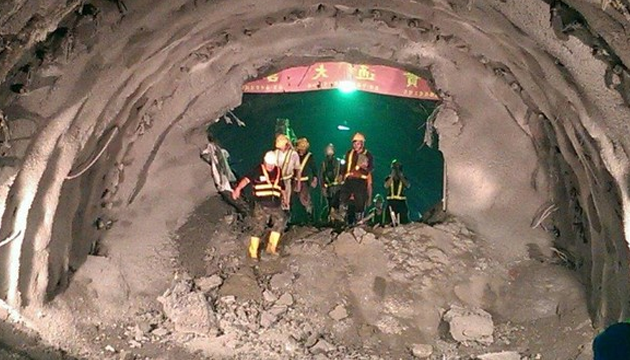 堪稱「最難挖隧道」　花東鐵路新自強隧道本月完工