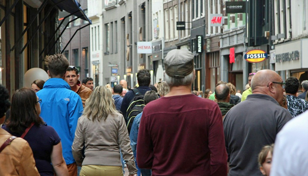 歐洲掀「反觀光客浪潮」　阿姆斯特丹擬加收觀光稅