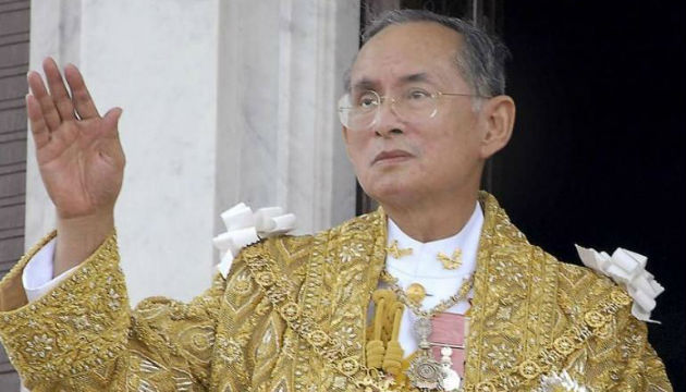 泰國將於106年10月26日舉行國葬典禮，外交部提醒國人赴泰商旅時，應遵守泰國政府治喪措施外，旅泰期間言行舉止亦應符合當地禮俗慣例，以示尊重，並避免議論泰國皇家事務。 | 文章內置圖片