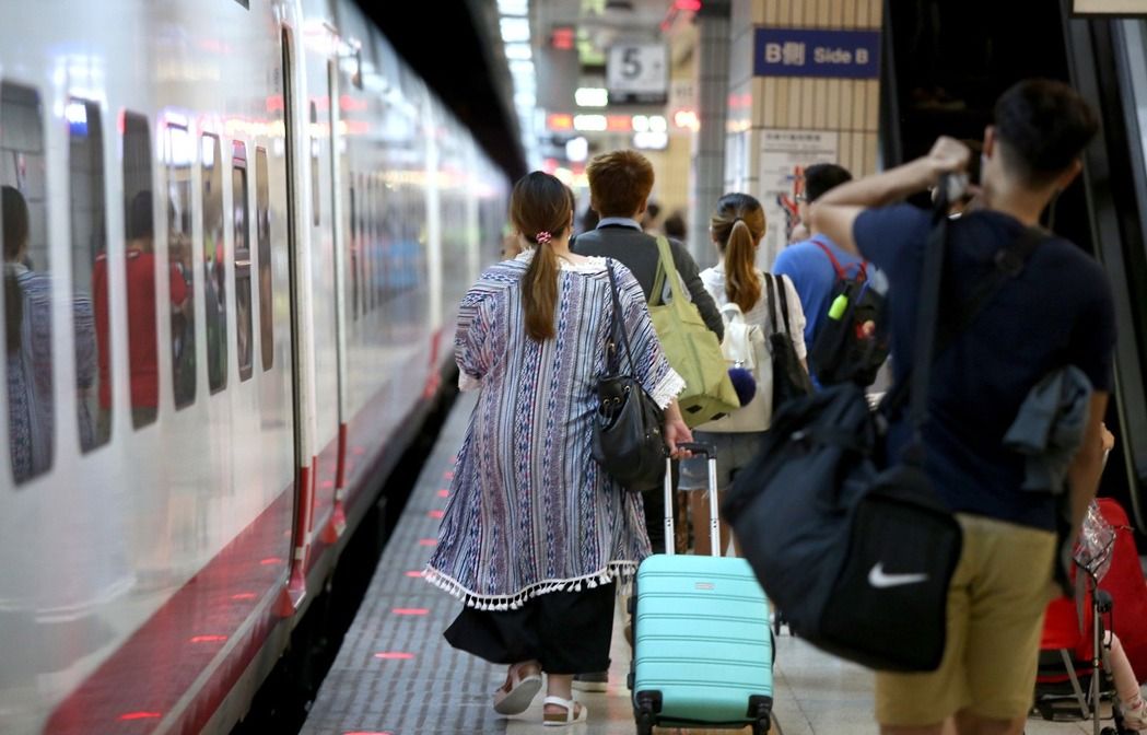台鐵宣佈大學生優惠 新增北東車次69折