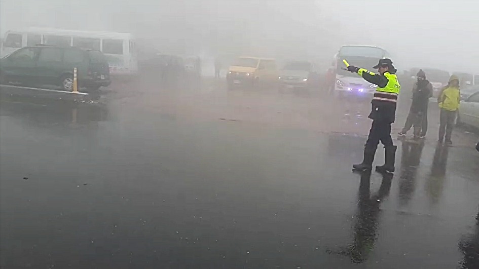 首波瑞雪突襲 合歡警宣導行車安全 | 文章內置圖片