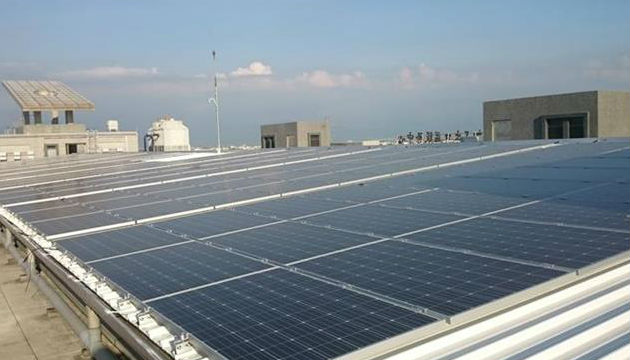 加工區公有建物屋頂全面設置太陽能發電 年減碳將近一座大安森林公園