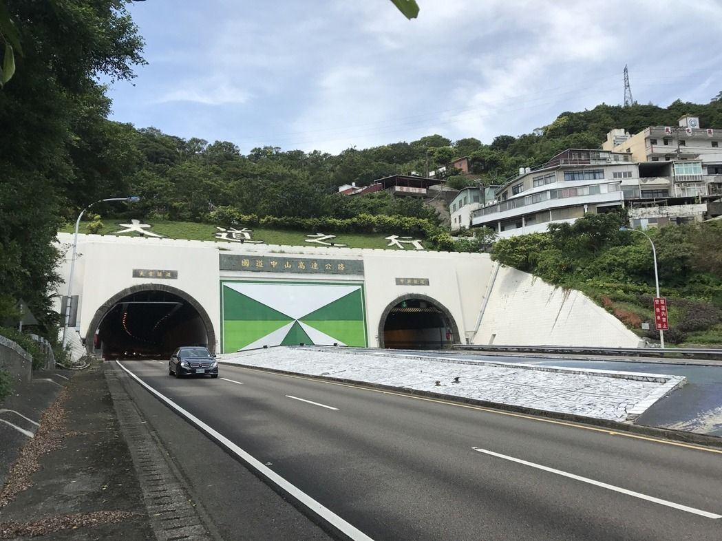 國一基隆隧道刨鋪封路 高公局憂衝擊大不同意 | 文章內置圖片