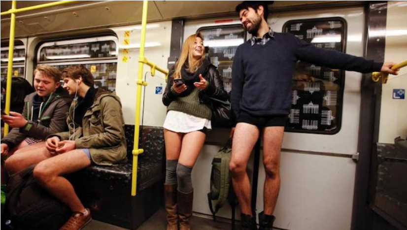 他們在捷運上脫褲子! 快閃「國際地鐵無褲日」 | 文章內置圖片