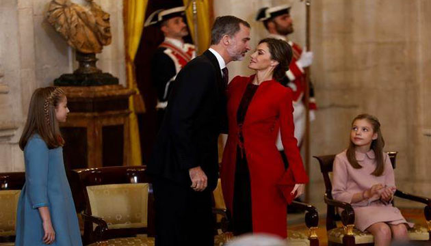 西班牙长公主成未来女王 小小年纪获颁金羊毛勋章