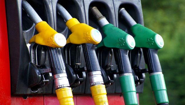 国内汽、柴油价格今日起各调涨0.4元