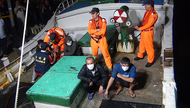 海巡署查獲偷渡漁船 共緝獲31名外籍偷渡犯