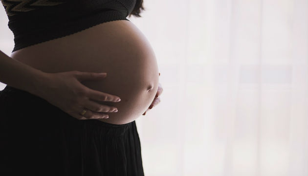 勞工媽媽懷孕後離職待產，也能請領勞保生育給付嗎？