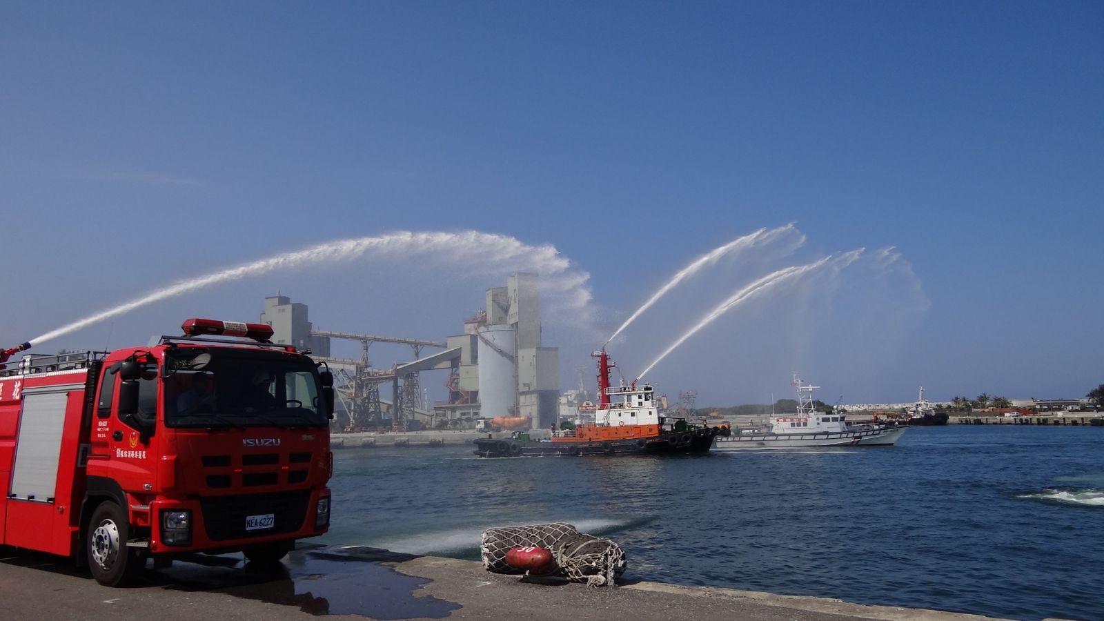 航港局與海洋委員會共同舉辦聯合救難演練 提升港區緊急應變能力 | 文章內置圖片