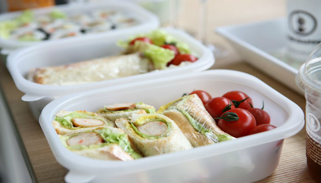 落實推動學校午餐使用國產可溯源食材政策，保障學童食的安心