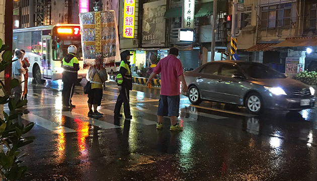 府城雨中迓媽祖 感謝波麗士「挺」到底 | 文章內置圖片