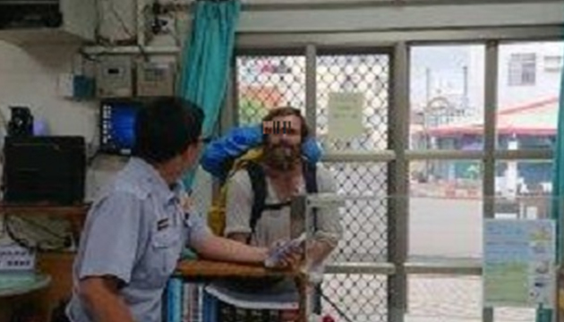 外籍背包客遇大雨求助 台灣警服務無國界