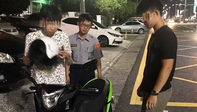 「差點從高雄推車回台南」 警貼心救援2男大生
