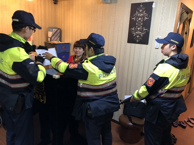 淨化選前治安！中和警威力掃蕩深夜娛樂場所、治安熱點  | 文章內置圖片