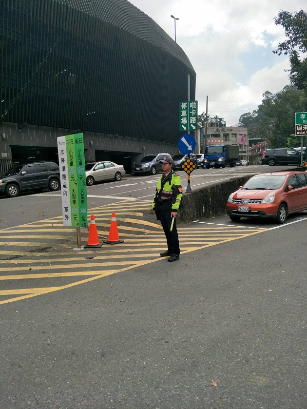 新店警因应冬日泡汤潮来袭 加强乌来温泉区交通疏导 | 文章内置图片