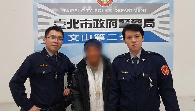 失智老翁误闯水源快速道路 暖警即时救援护送返家 | 文章内置图片