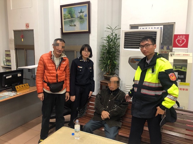 老翁天冷夜晚街頭迷途 熱心警協助返家 | 文章內置圖片