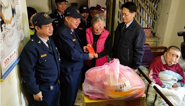 三峡警春节前夕送暖送祝福 | 文章内置图片