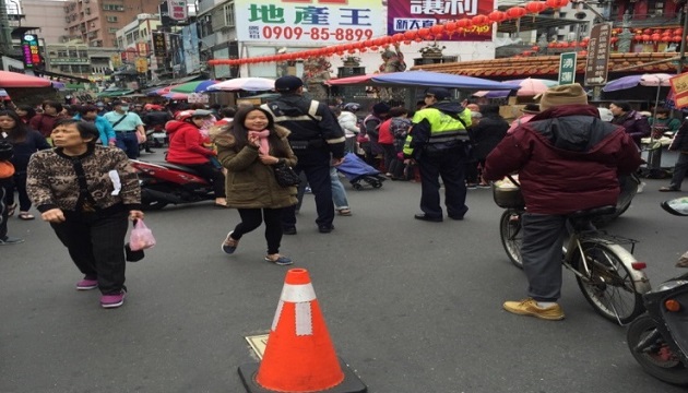 年货大街传统市场交通管制疏导措施 芦洲警方超用心