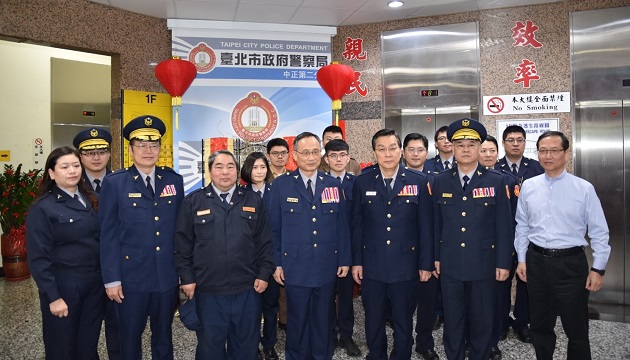 警政署長慰勞臺北市第一線執勤員警及民力 期勉全力維護治安讓民眾安心過年