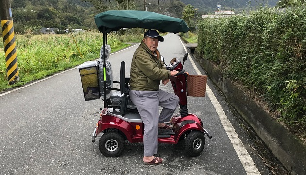 长者不慎路边跌倒，员警即时协助送返家  | 文章内置图片