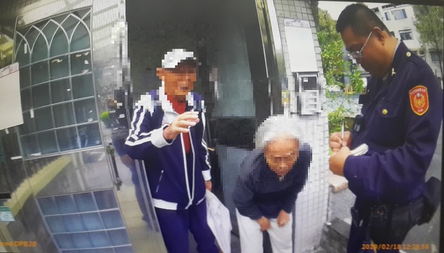 百岁人瑞迷途，松山警热心助返家 | 文章内置图片