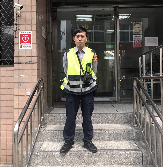 女童与父逛老街走散  淡水暖警助团聚 | 文章内置图片