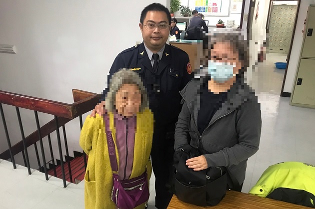 八旬老婦想家迷途街頭，熱心警助返家 | 文章內置圖片