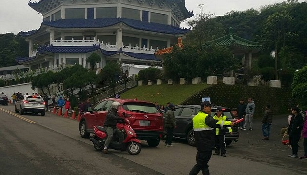 清明连假交通疏运  林口警总动员不打烊