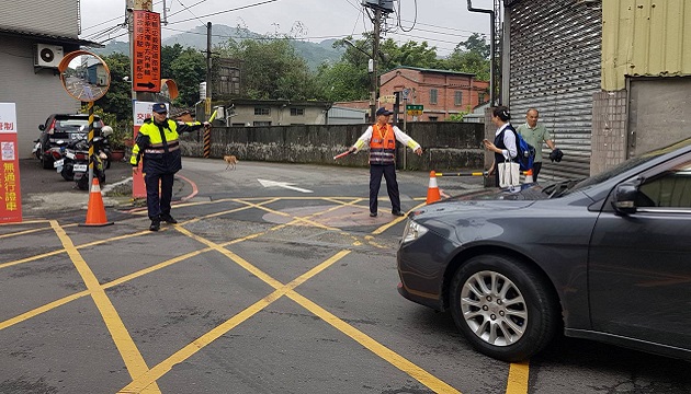 桐花祭主轴活动交管 土城警设摊宣导服务