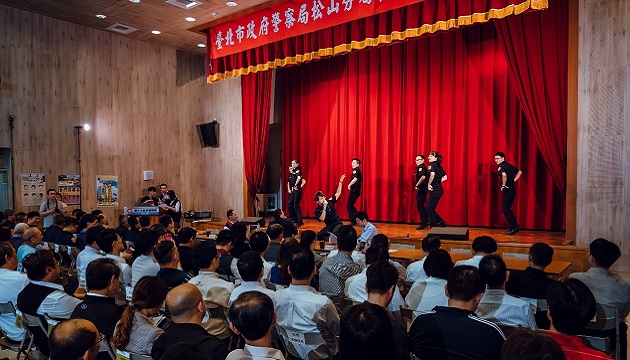 「鴿」舞青春，松山警分局鬧熱辦理社區治安會議 | 文章內置圖片