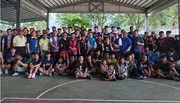 卓溪鄉假日籃球營 玉警宣導暑期青春專案