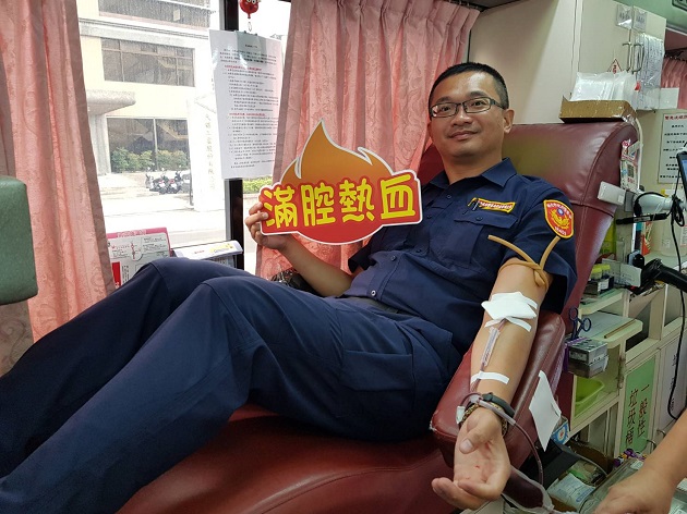警察节前夕三重热血警挽袖捐血助人 | 文章内置图片