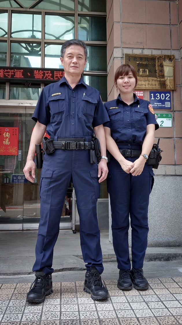 老翁推回收车陷环东大道车阵，警急护送离开！ | 文章内置图片