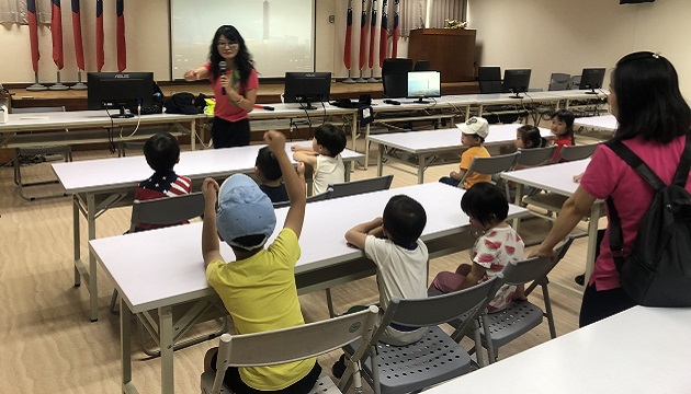 幼兒園師生參訪三峽警分局 「一日警察」體驗好有趣 | 文章內置圖片