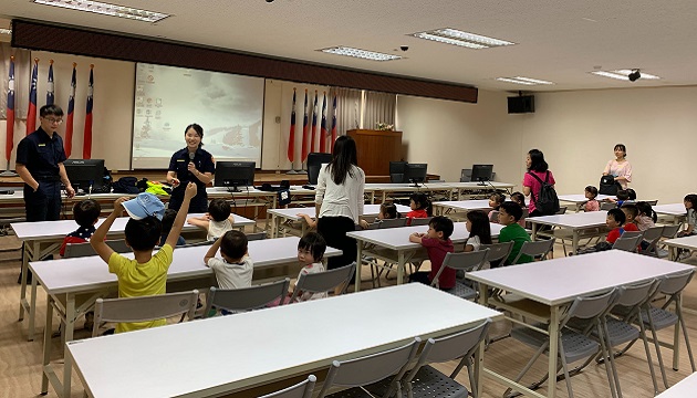 幼儿园师生参访三峡警分局 「一日警察」体验好有趣 | 文章内置图片