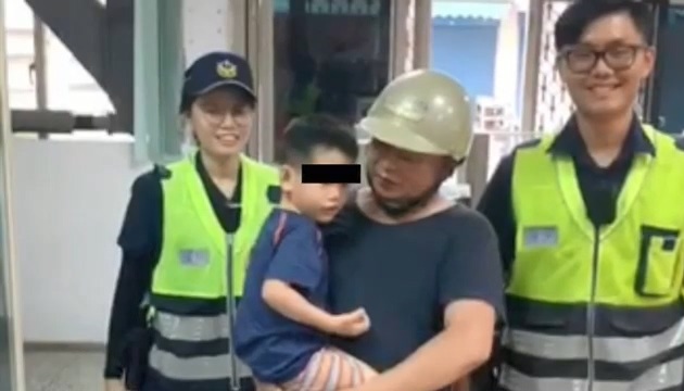 國小學生機警將走失男童送至分駐所 玉警巧智以巡邏車廣播迅速助祖孫團圓