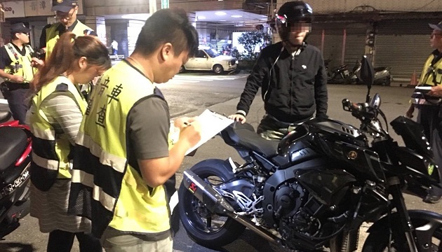 暑假出遊不飆車 新店警擴大取締改裝機車 | 文章內置圖片