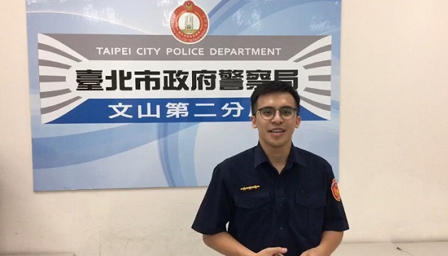 烈日曬暈忘記回家的路  熱心警護送九旬阿嬤返家 | 文章內置圖片