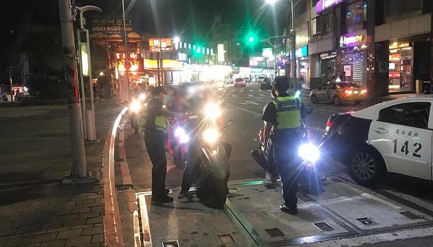 強力取締改裝噪音車 新莊警與環保局鐵腕執法 | 文章內置圖片