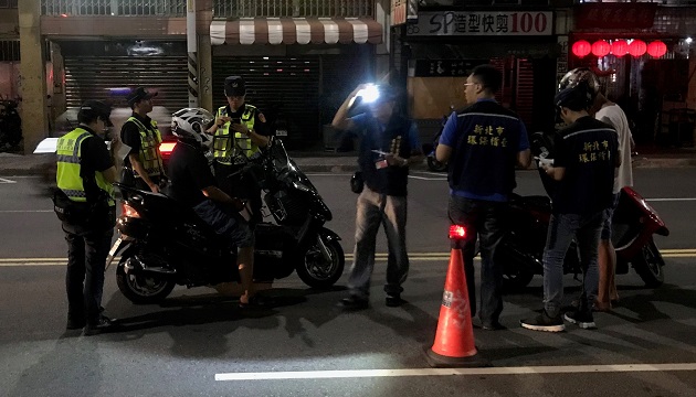 强力取缔改装噪音车 新庄警与环保局铁腕执法 | 文章内置图片