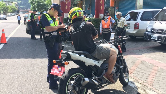 馬路非賽道，監、警攜手取締違規改裝車