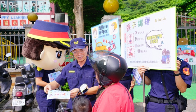 樹林分局擴大宣導機車附載嬰幼童之安全指南