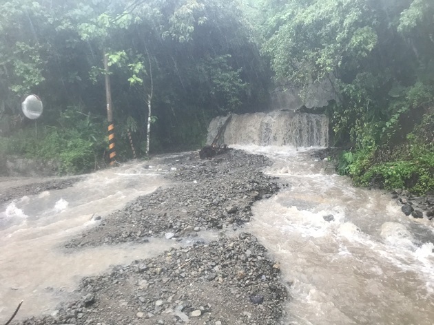 白鹿颱風夾帶大量雨勢侵臺 玉里分局疲於奔命維護交通安全 | 文章內置圖片