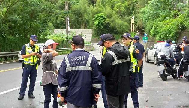 三峽監、警再次聯合稽查台７乙線改裝車，守護交通安全