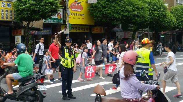 校安、交安一起来，新店警:开学日，就是安全日！ | 文章内置图片